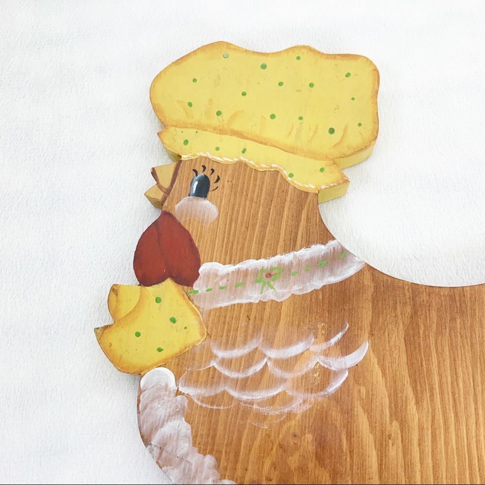 Vintage Wood Hand Painted Chicken Wall Hanging Hen Wearing Bonnet Farmhouse - Picture 3 of 9